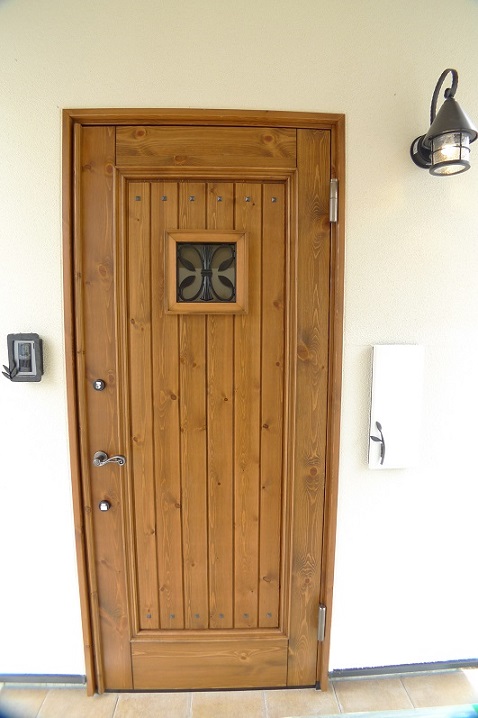 天然木製玄関ドア